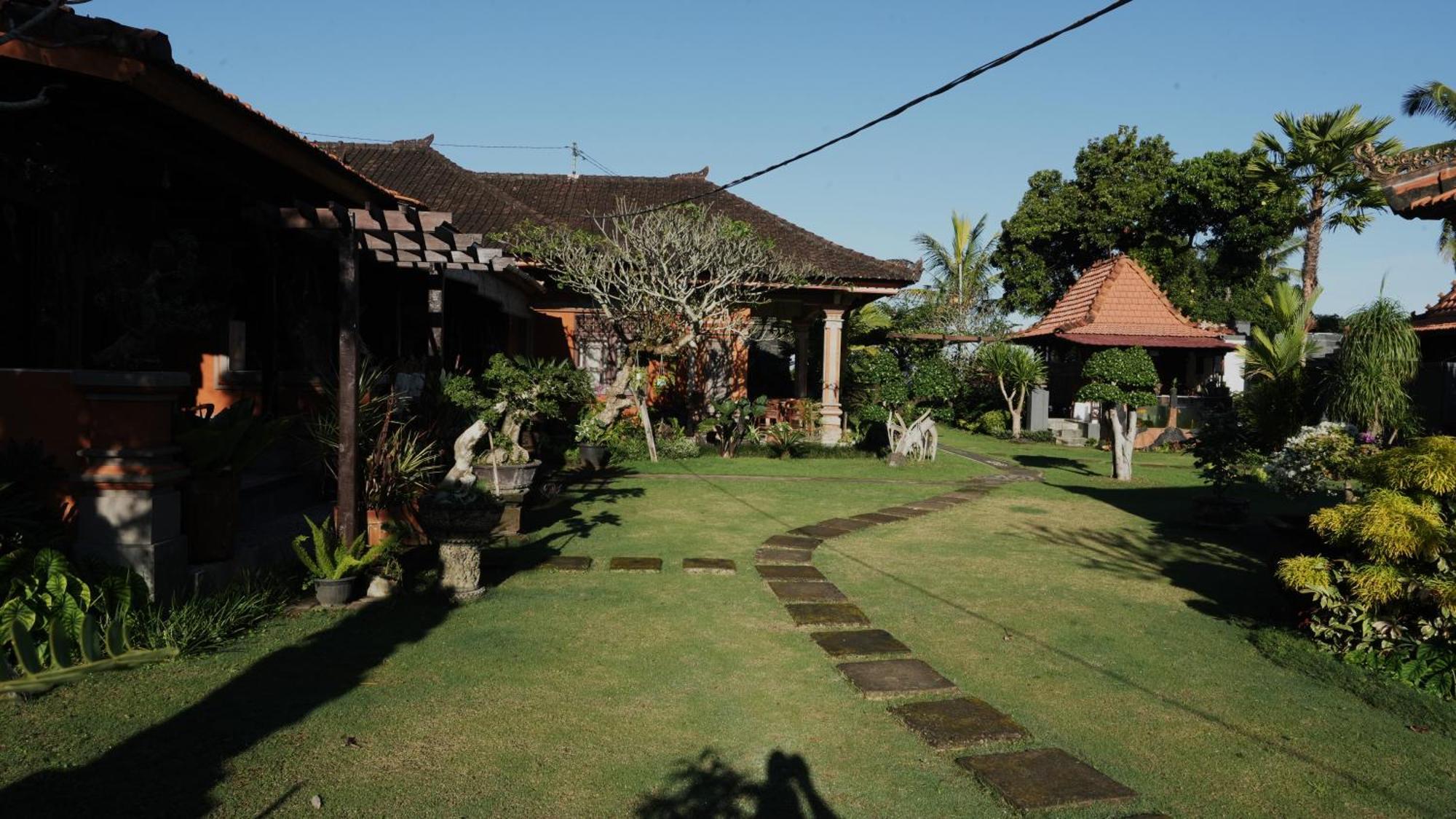 The Sangkih Villa Restaurant & Bar Munduk  Exterior photo
